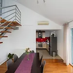 Sunny Apartment *