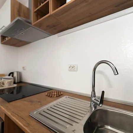 Sunny Apartment *